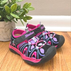 Skechers Cape Cod Girls Closed Toe Sandals